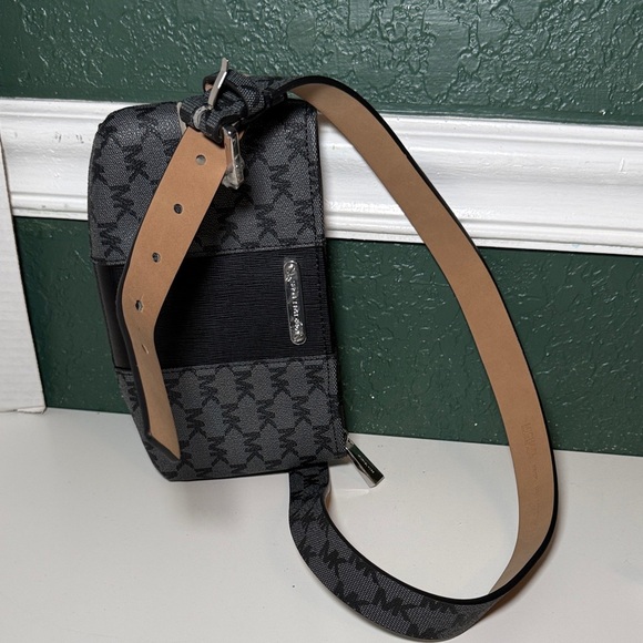 Michael Kors Monogram Black and Gray Waist Belt Bag Pouch Fanny Pack NWOT Unisex - Picture 10 of 12
